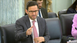 US senator targets prop bets and offshore sportsbooks