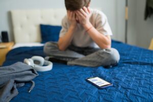 US Senators introduce bill targeting gambling ads aimed at minors