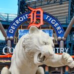 Detroit,,Usa, ,August,5,,2024:,Decorative,Sculpture.,Architectural,Features