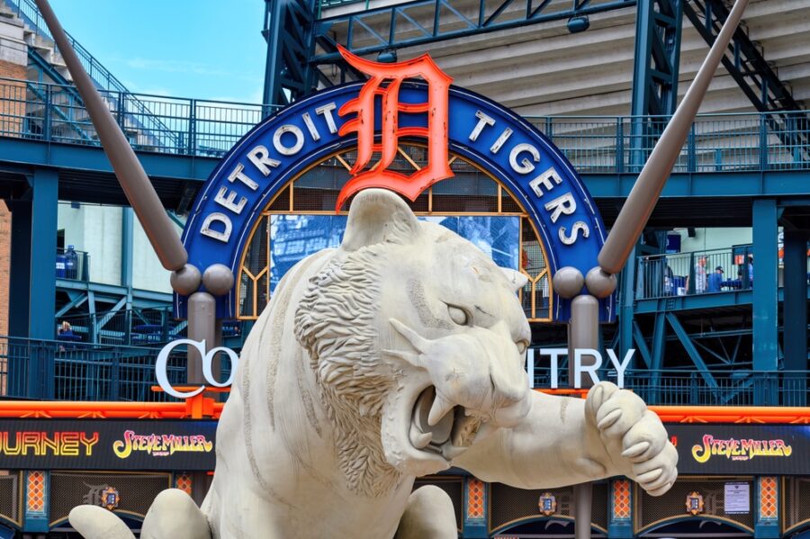 Detroit,,Usa, ,August,5,,2024:,Decorative,Sculpture.,Architectural,Features