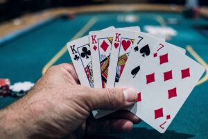 Michigan regulator approves DraftKings multi-state poker launch